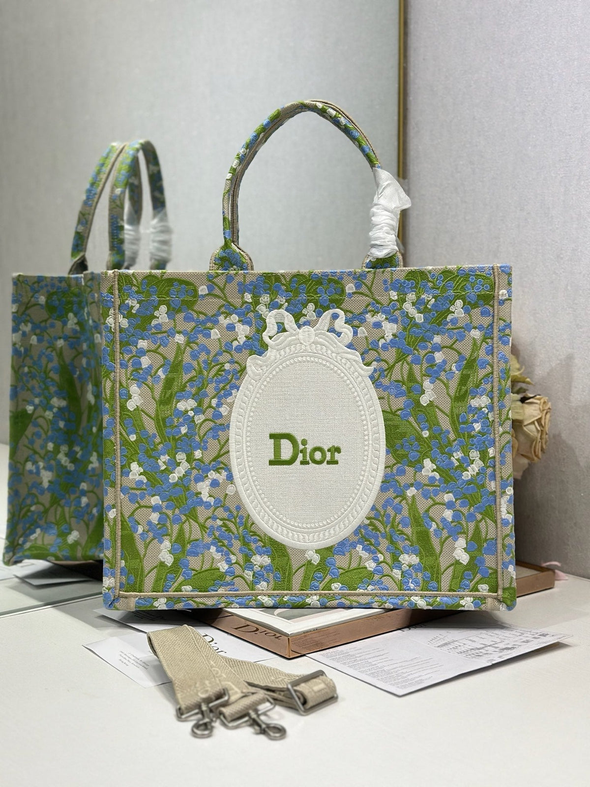 CD Book Tote Green in Canvas 288099