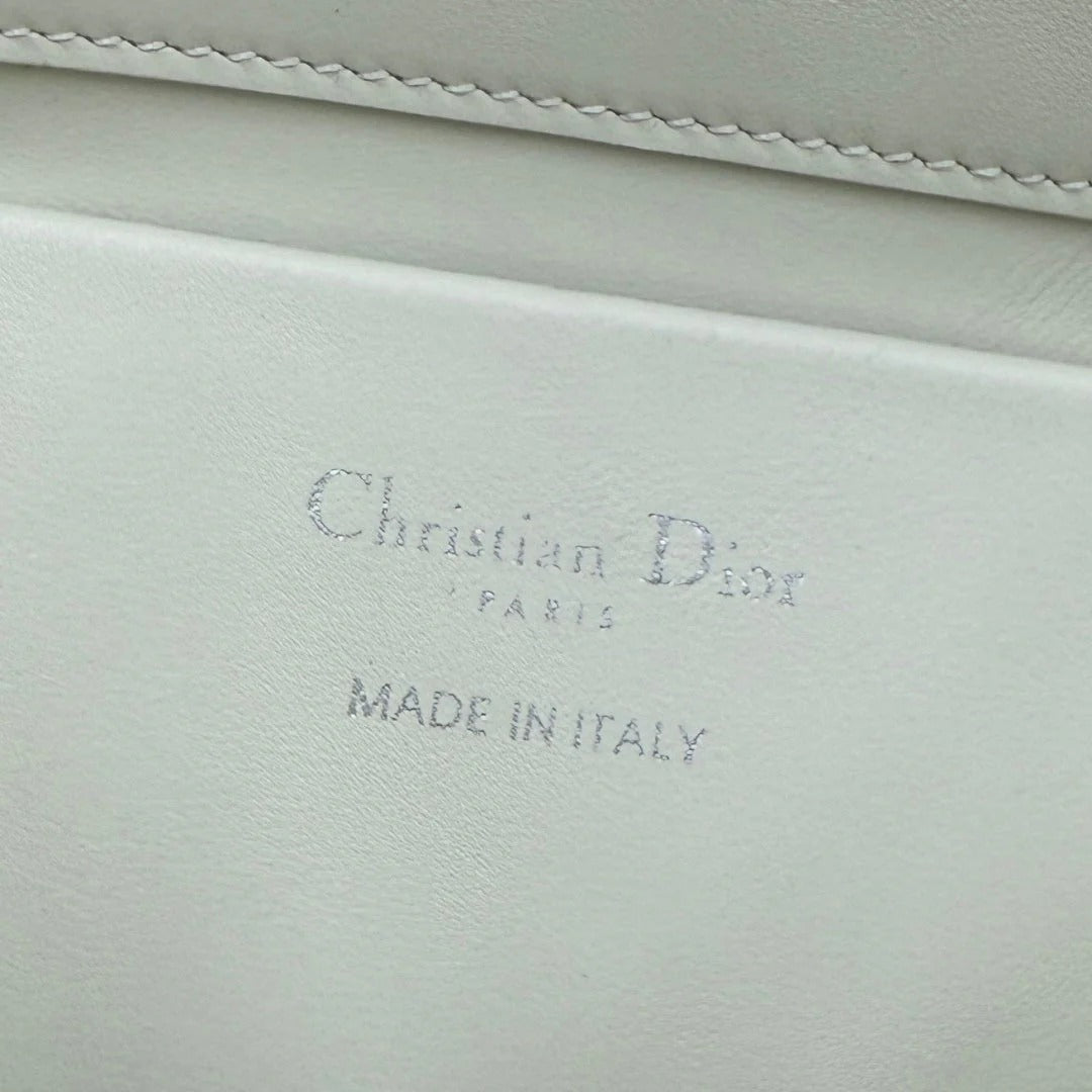 Dior 2026 Toujours Vertical Handbag 18.5cm Off-White And Soft Pink Calfskin