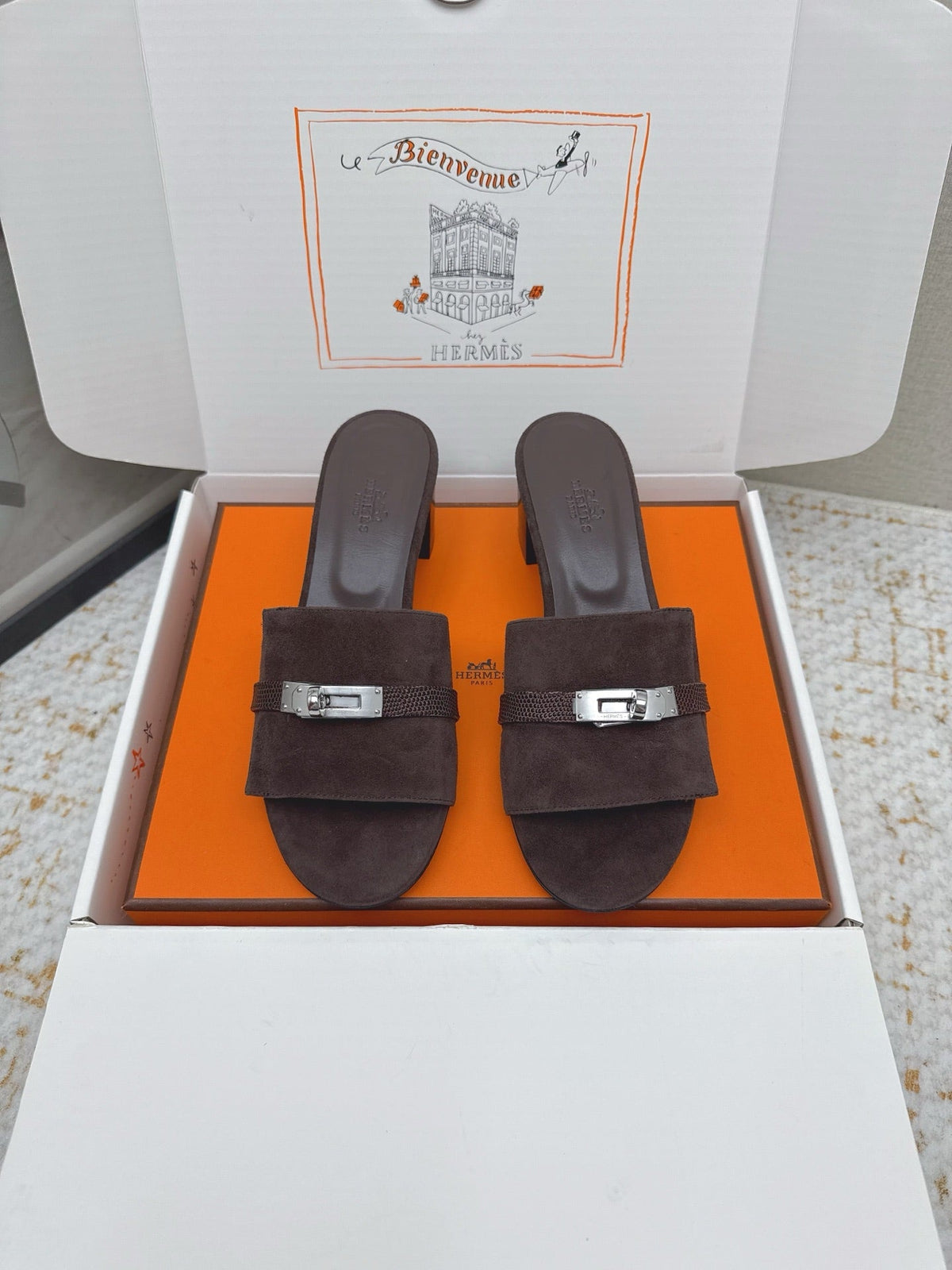 HM 26ss Oasis Sandals 50 Dark Brown Suede Cowhide 625182
