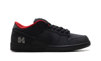 SB Dunk Low "Supreme - Black" HQ8487 001