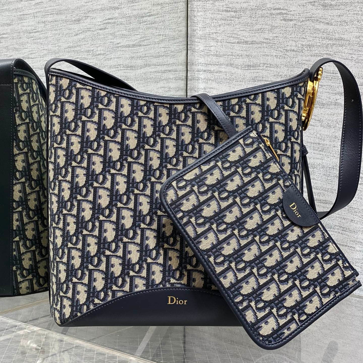 CD Médaillon Bucket Bag 26.5cm Navy Blue in Cowhide 155530
