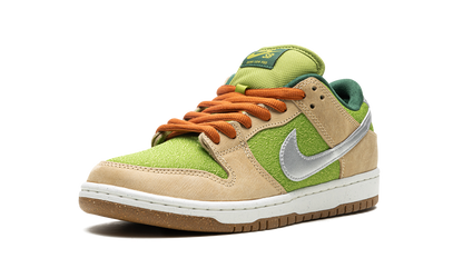 SB Dunk Low "Escargot" FQ7585 200