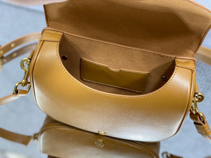 MEDIUM CD BOBBY 22CM BROWN CALFSKIN GOLD HARDWARE