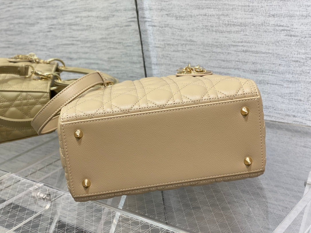 medium lady 24 ecru calfskin ghw