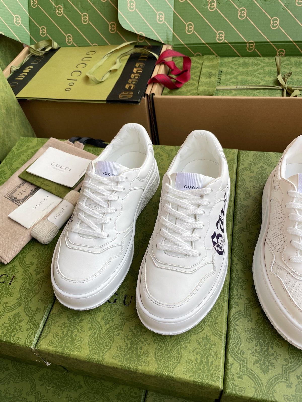 GG 26 Sneaker White Black Calfskin 632885