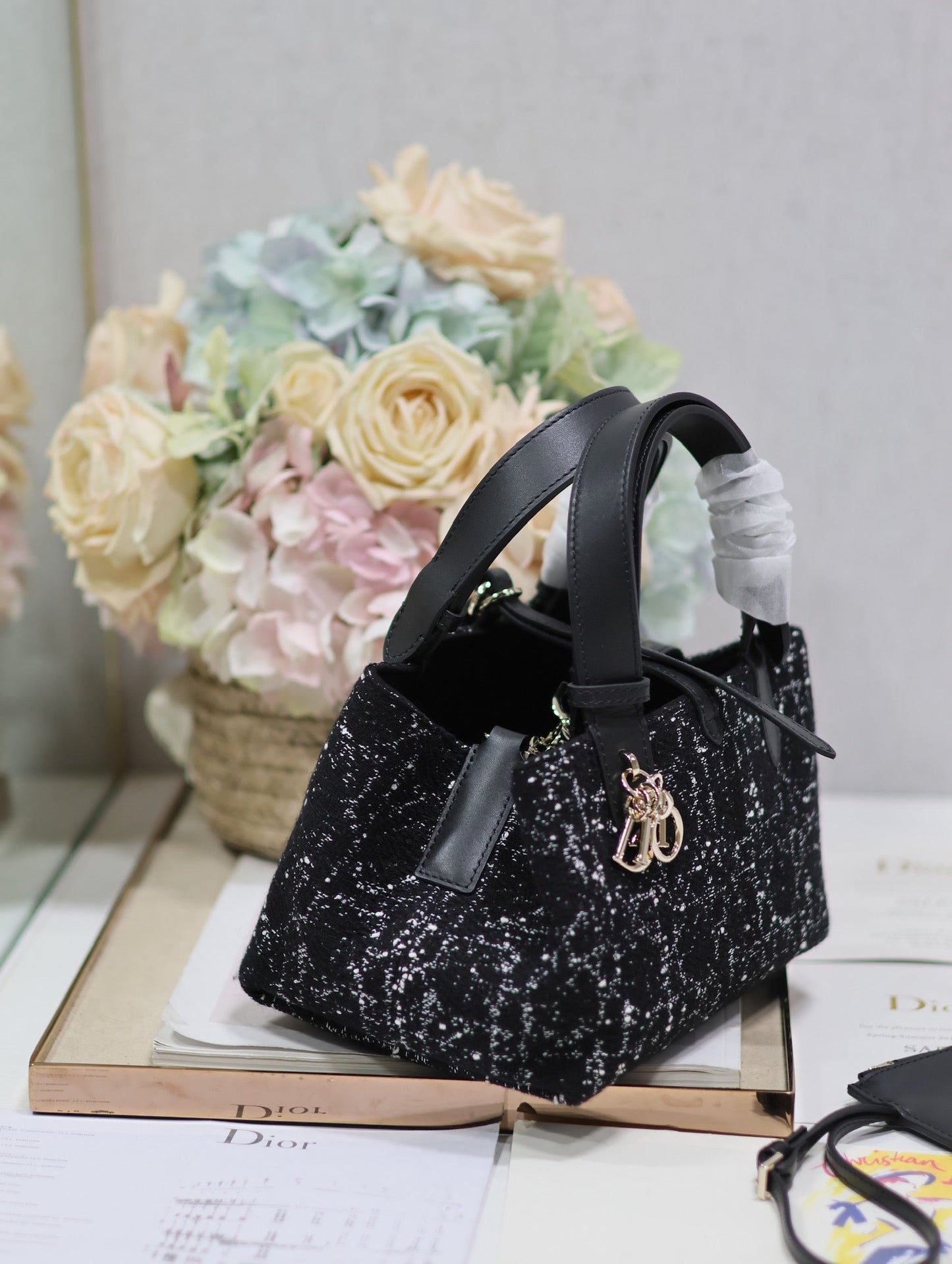 CD Small Toujours 23 Black Tweed 245636