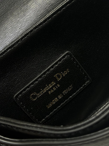 SMALL 19 MONTAIGNE AVENUE TOP HANDLE BAG BLACK SMOOTH CALFSKIN 221147
