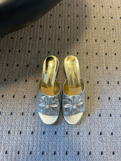 CC 26s High-Heeled Slides 60 Metallic Sliver Cowhide 627183