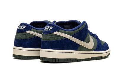 SB Dunk "Deep Royal Blue" HF3704 400
