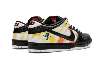 SB Dunk Low "Tie-Dye Rayguns 2019 - Black" BQ6832 001