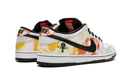 SB Dunk Low "Tie-Dye Rayguns 2019 - White" BQ6832 101