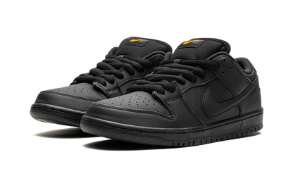SB Dunk "Triple Black" FJ1674 001