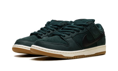 SB Dunk Low Pro "Deep Fir" FJ1674 300