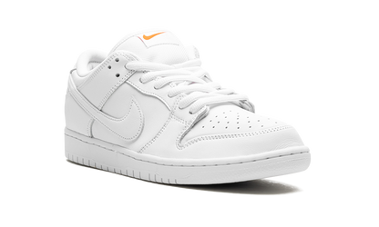 SB Dunk Low Pro "Triple White" FJ1674 100