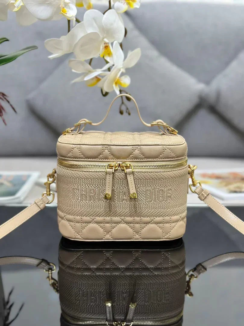 Dior 2026 Vanity Case 18.5cm Lambskin 158275
