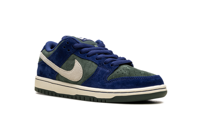 SB Dunk "Deep Royal Blue" HF3704 400
