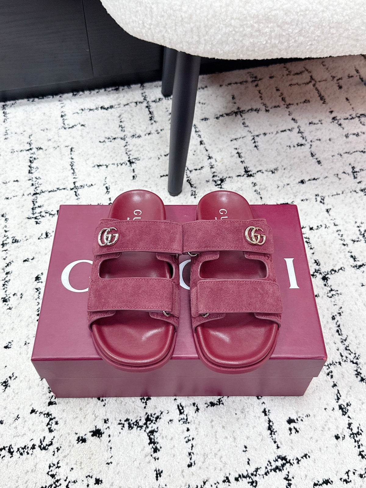 GG 26SS Sandals Burgundy Suede Sheepskin 641459