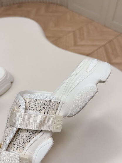 CD 26s  Platform Slippers 35 Cream White Canvas Lambskin 643810