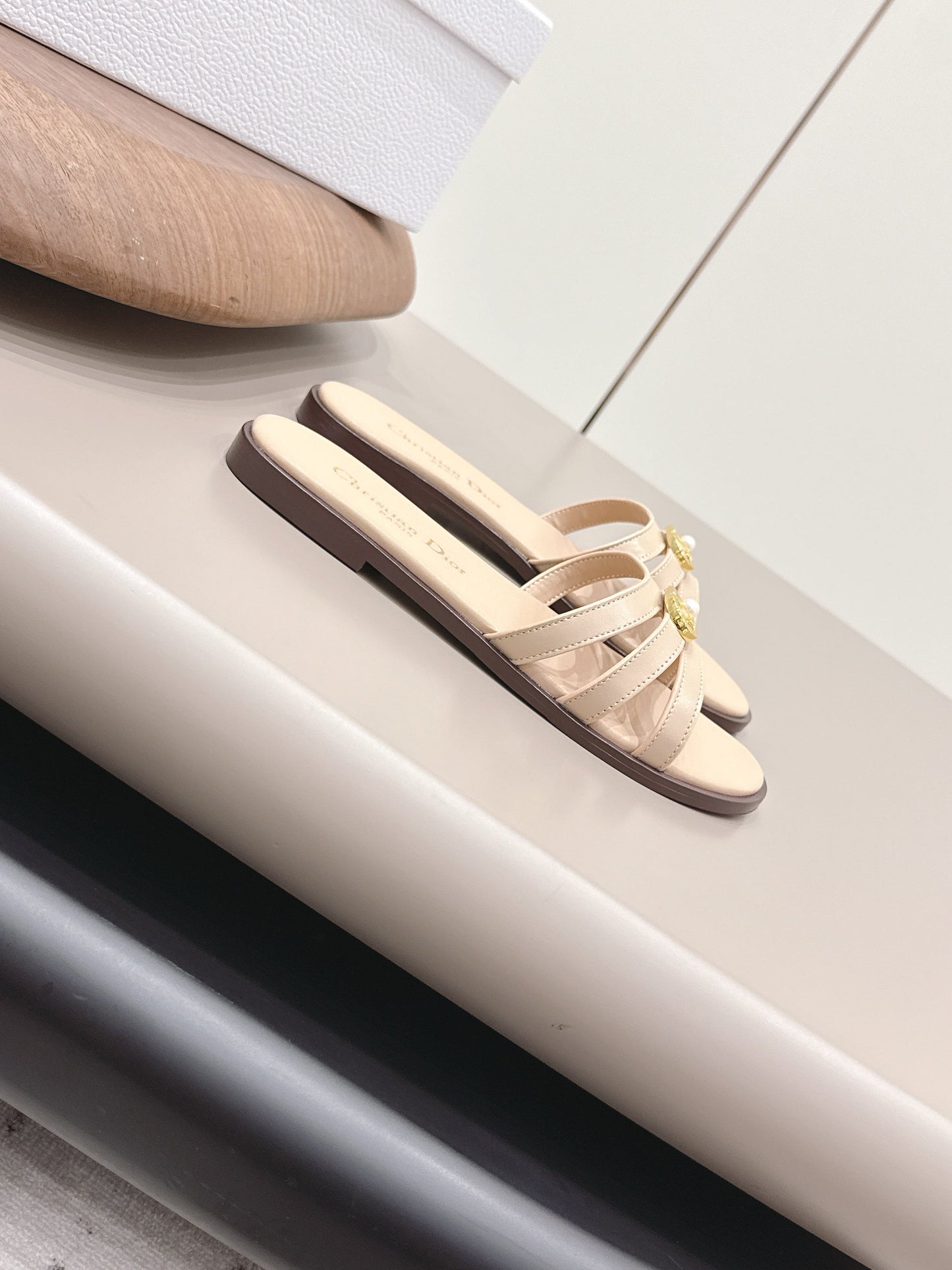 CD 26s 30M Slide Beige Calfskin 738224