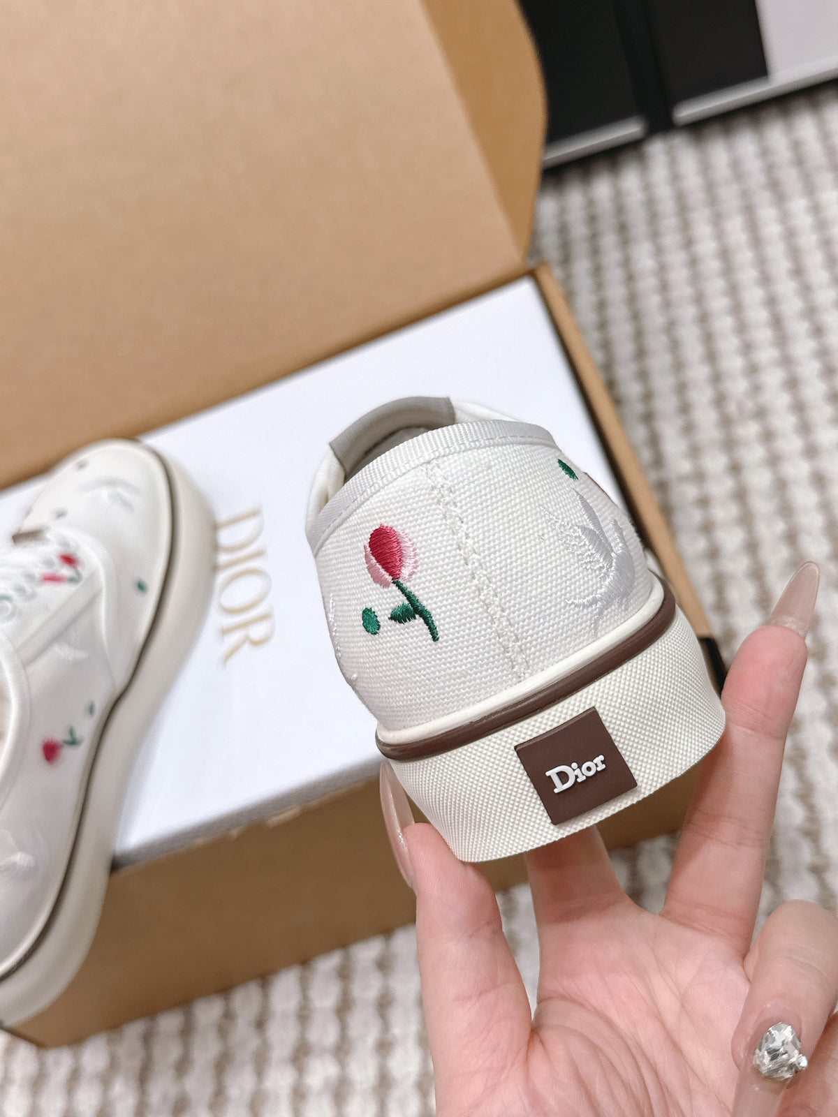 CD Saltwind Sneakers White Dove & Rose Embroidery Canvas 632440