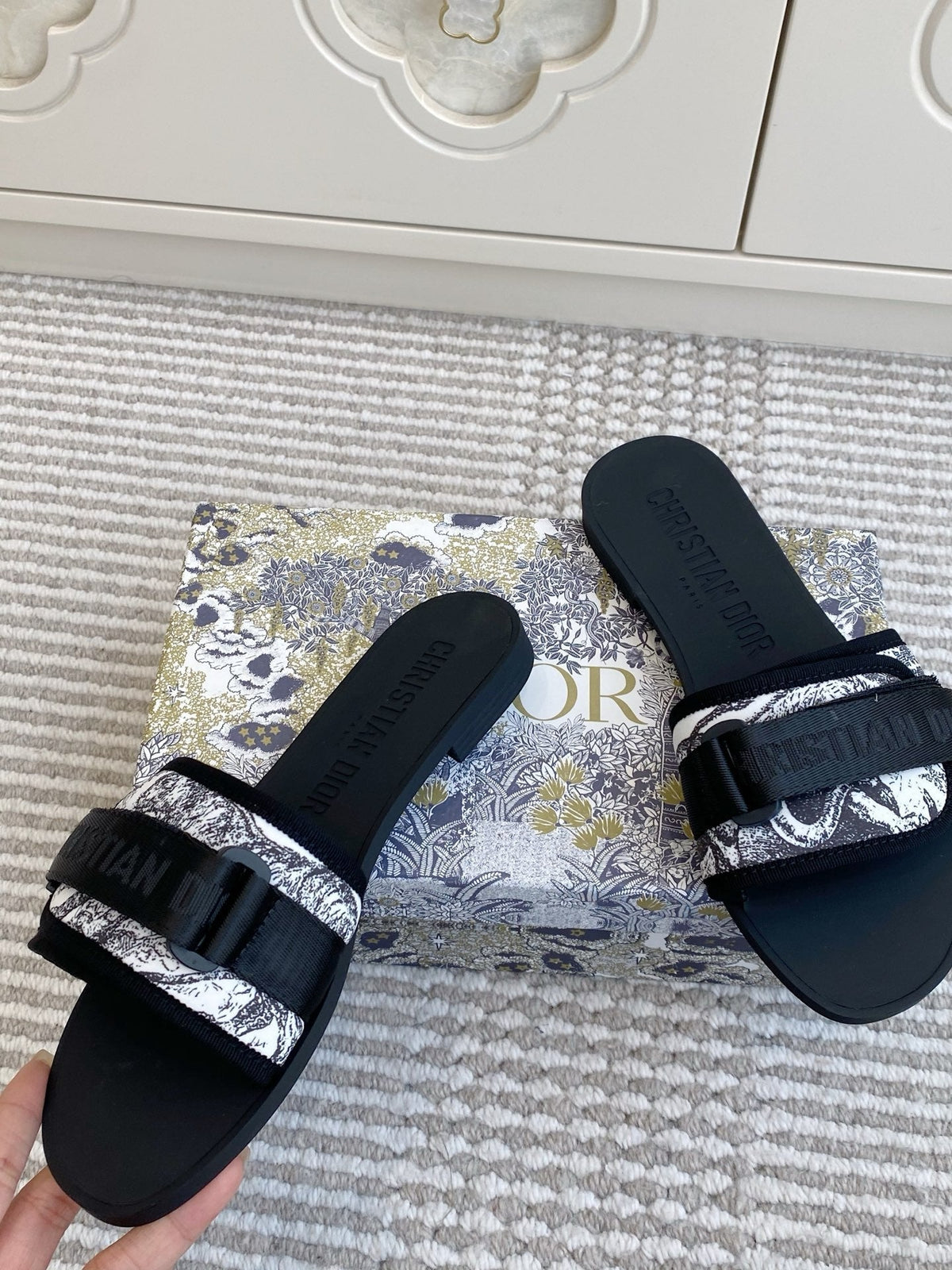 CD 26s Flat Slippers Black White Canvas Rubber 648130