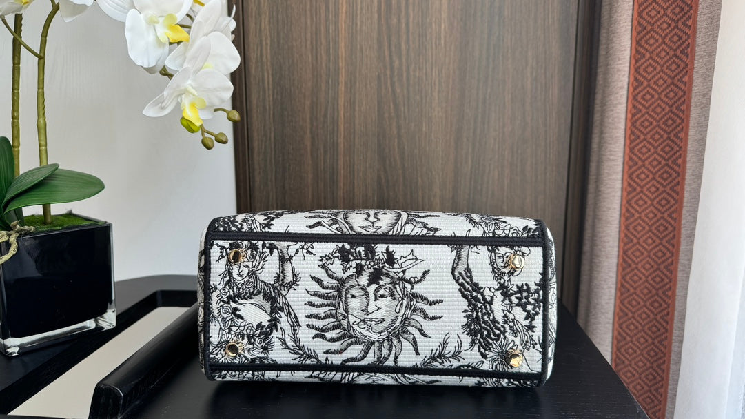 medium lady 24 black white sun embroidery canvas