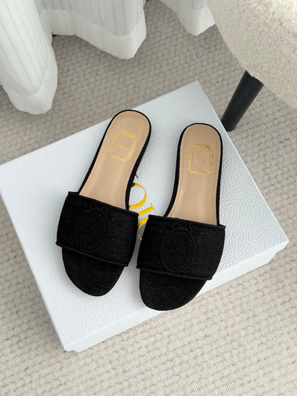 CD Médaillon Slide Flat Black Denim 849732