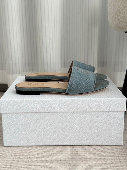 CD Médaillon Slide Flat Wash Blue Denim 849733