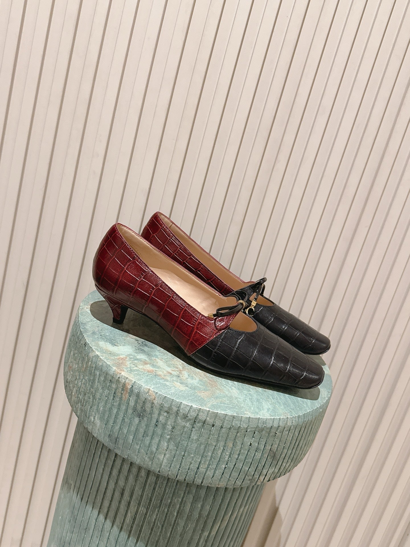 CD Muse Pump 4cm Black Burgundy Crocodile-Printed Calfskin 694201