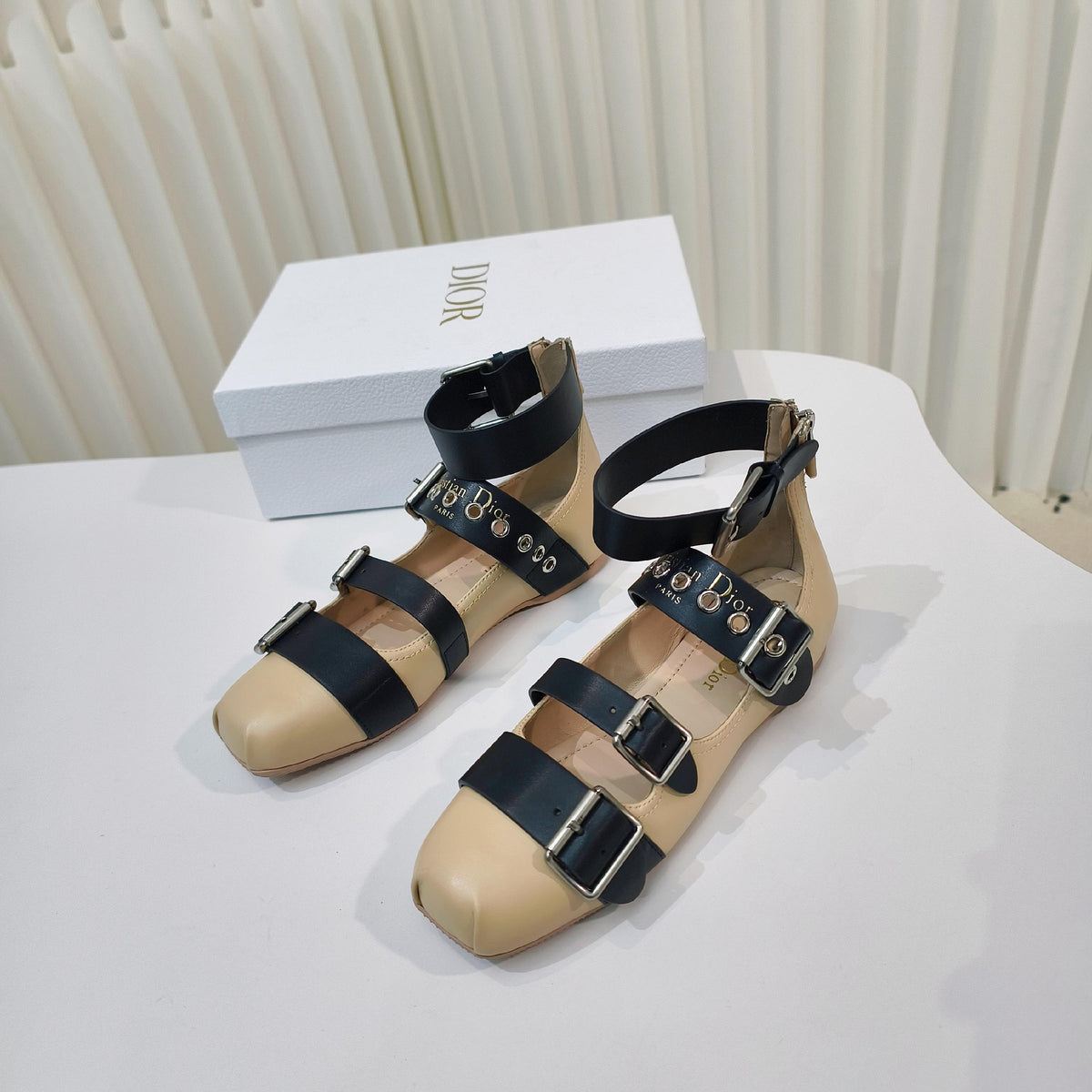 CD 26s Punk Ballet Flats Beige Leather 927874
