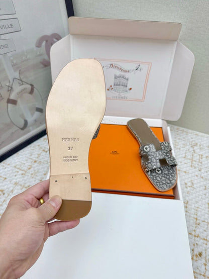 HM 26ss Oran Sandals Taupe Gray White Cowhide 625037