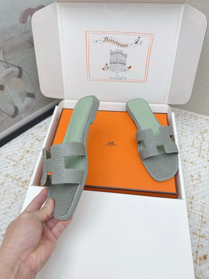 HM 26ss Oran Sandals Gray Green Cowhide 625047