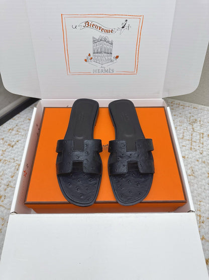 HM 26ss Oran Sandals Black Ostrich Leather 625094