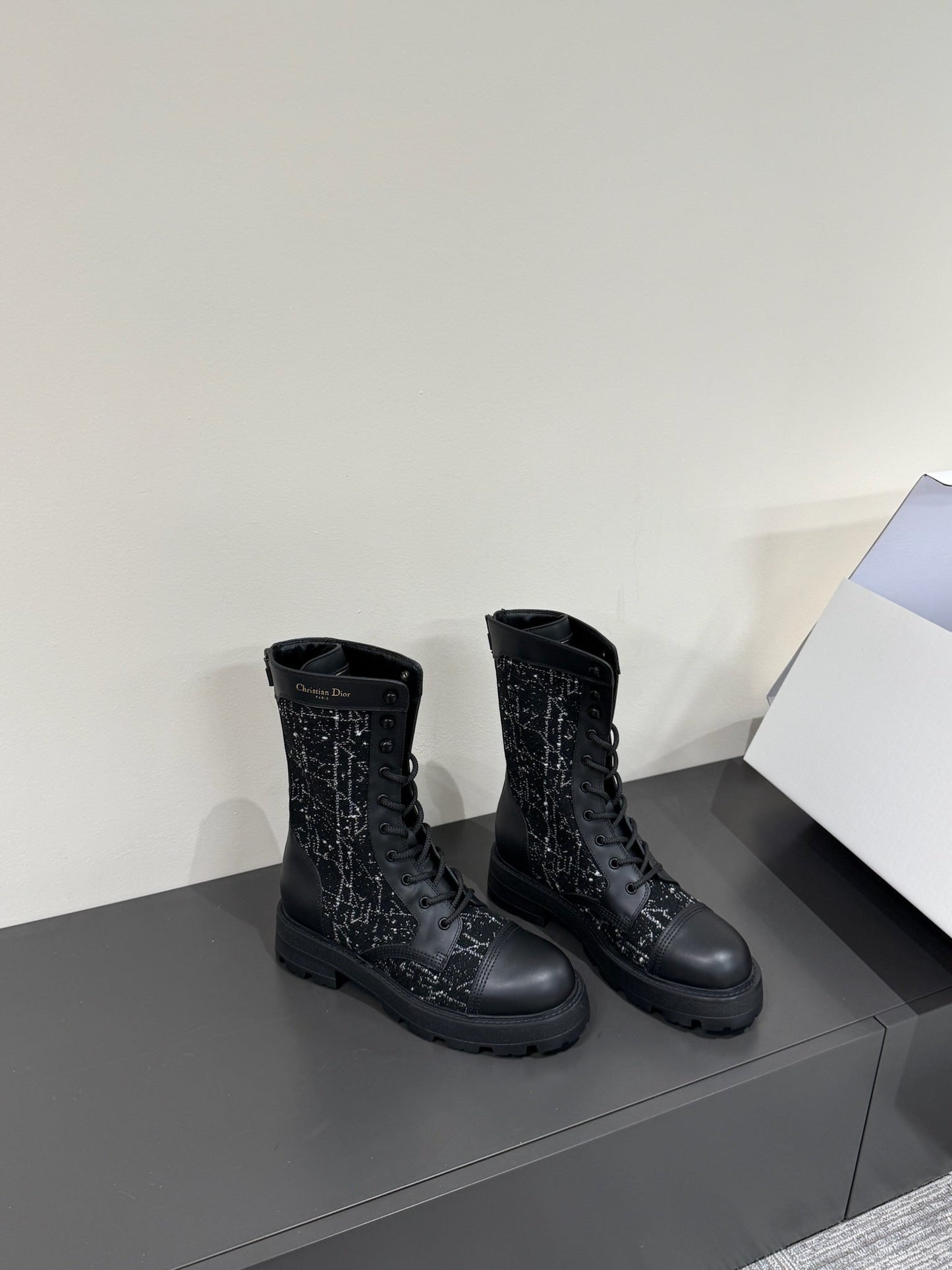 CD D-Unit Ankle Boot In Black Tweed And Cowhide 109609