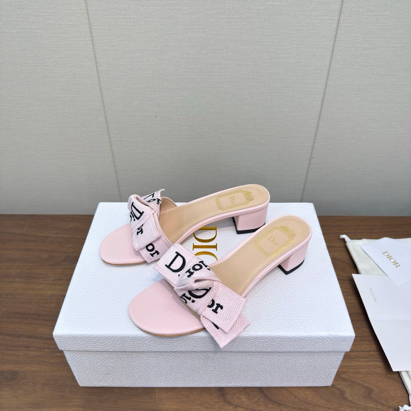 CD 26s J'Adior Chunky Heel 4.5cm Light Pink Canvas Lambskin 922454