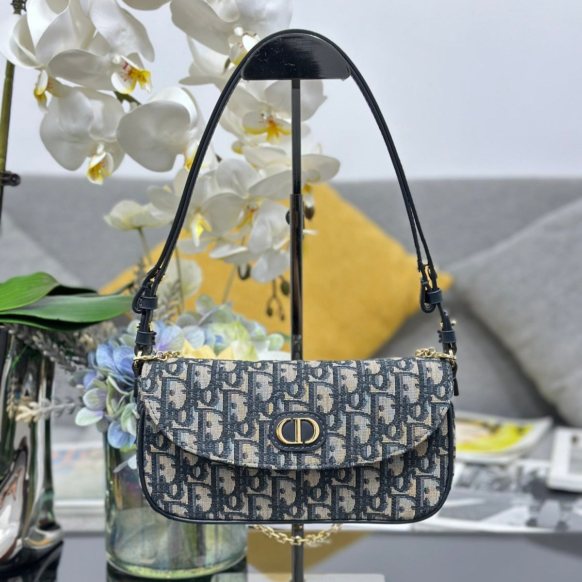 CD D-Vine's new chain bag 22 blue oblique fabric