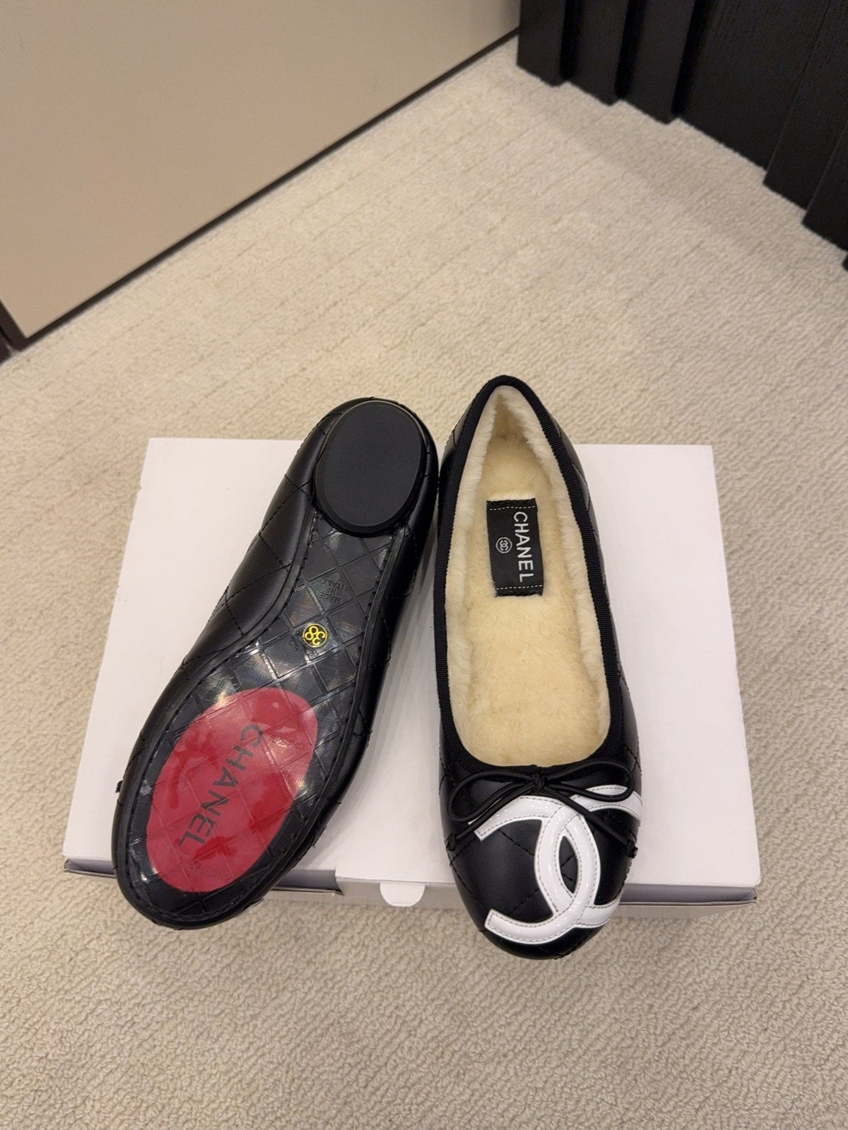 CC 26 Shearling Ballet Flat Black Beige White Cowhide Wool 588920