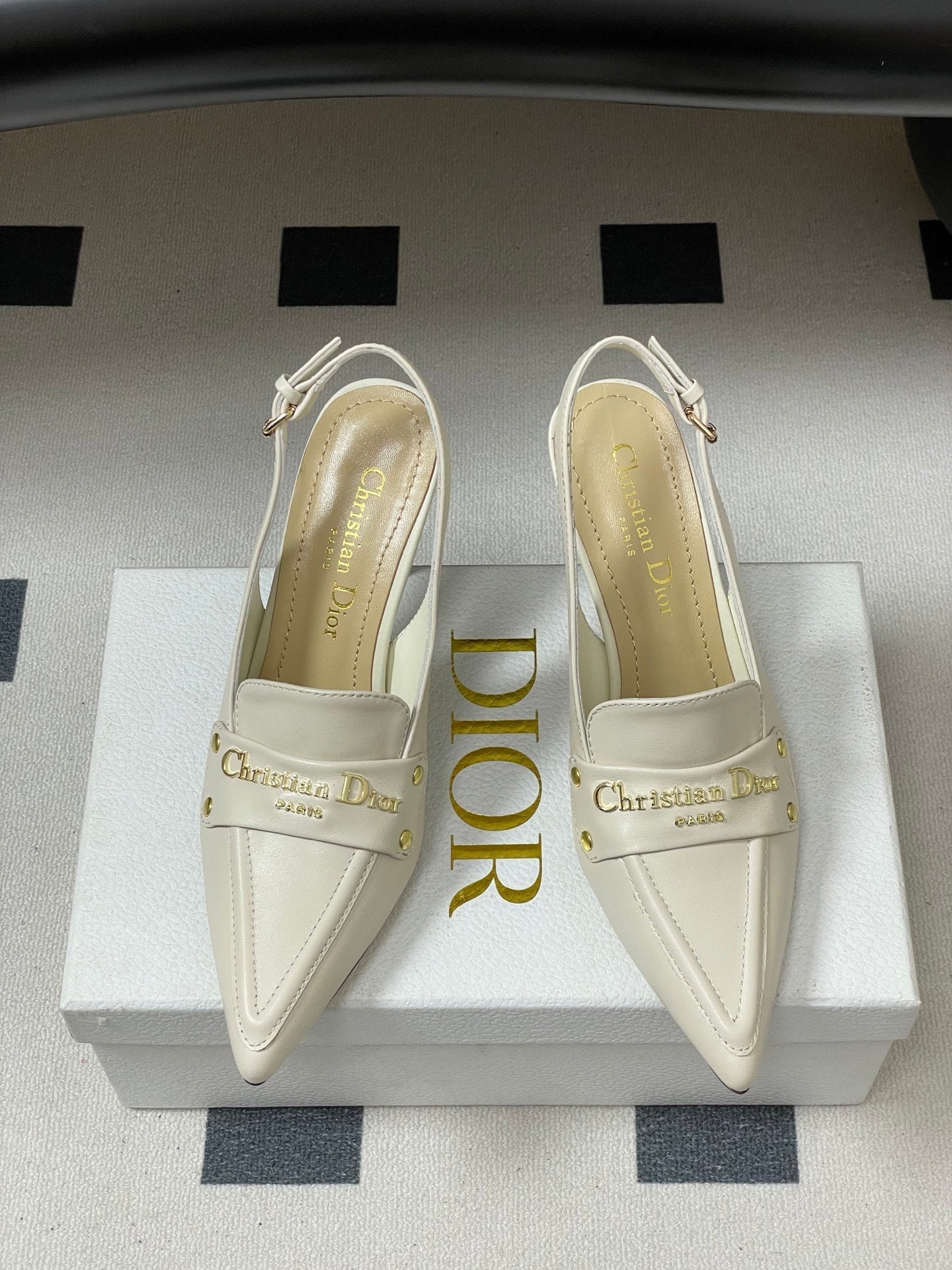 CD Boy Slingback Pump 85mm White Sheepskin 525831