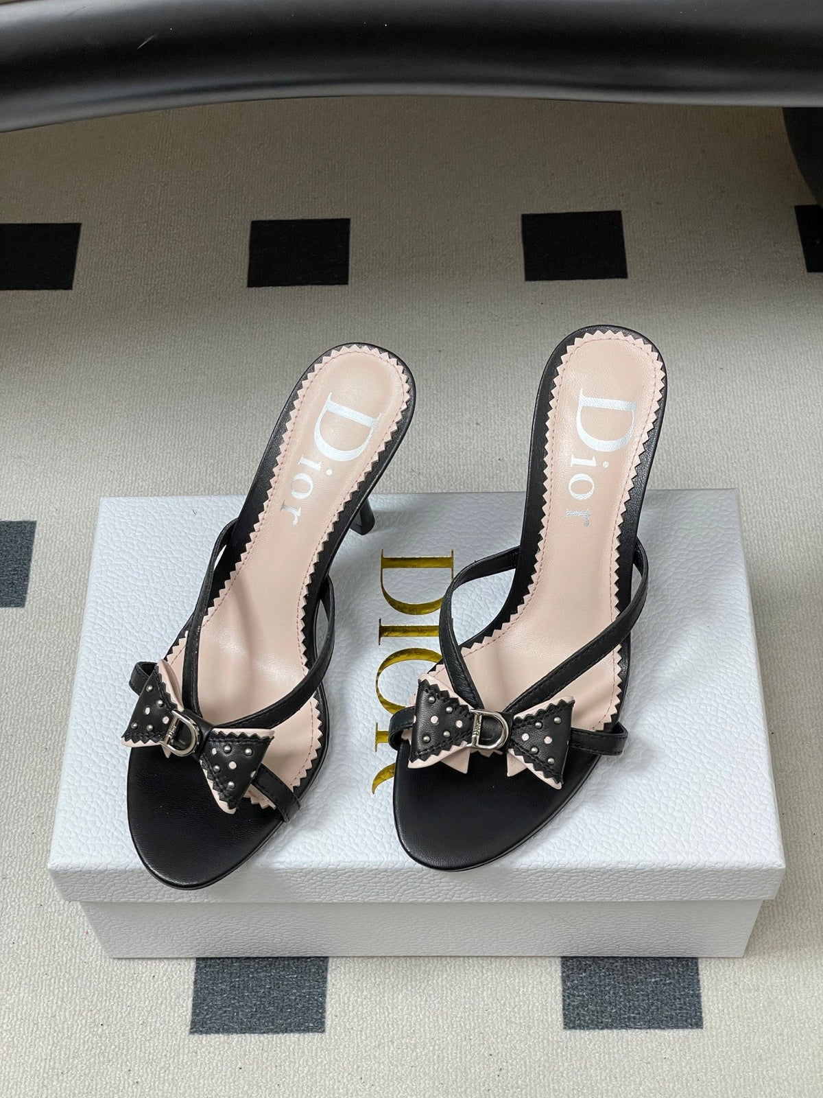 CD 26SS D'Trick Heeled Sandal 10cm Black Bow Detail Sheepskin 632581
