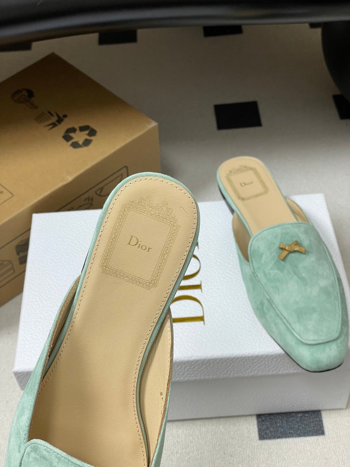 CD 26 Baby Bow Flat Mule Pistachio Green Cowhide Sheepskin Suede 632592