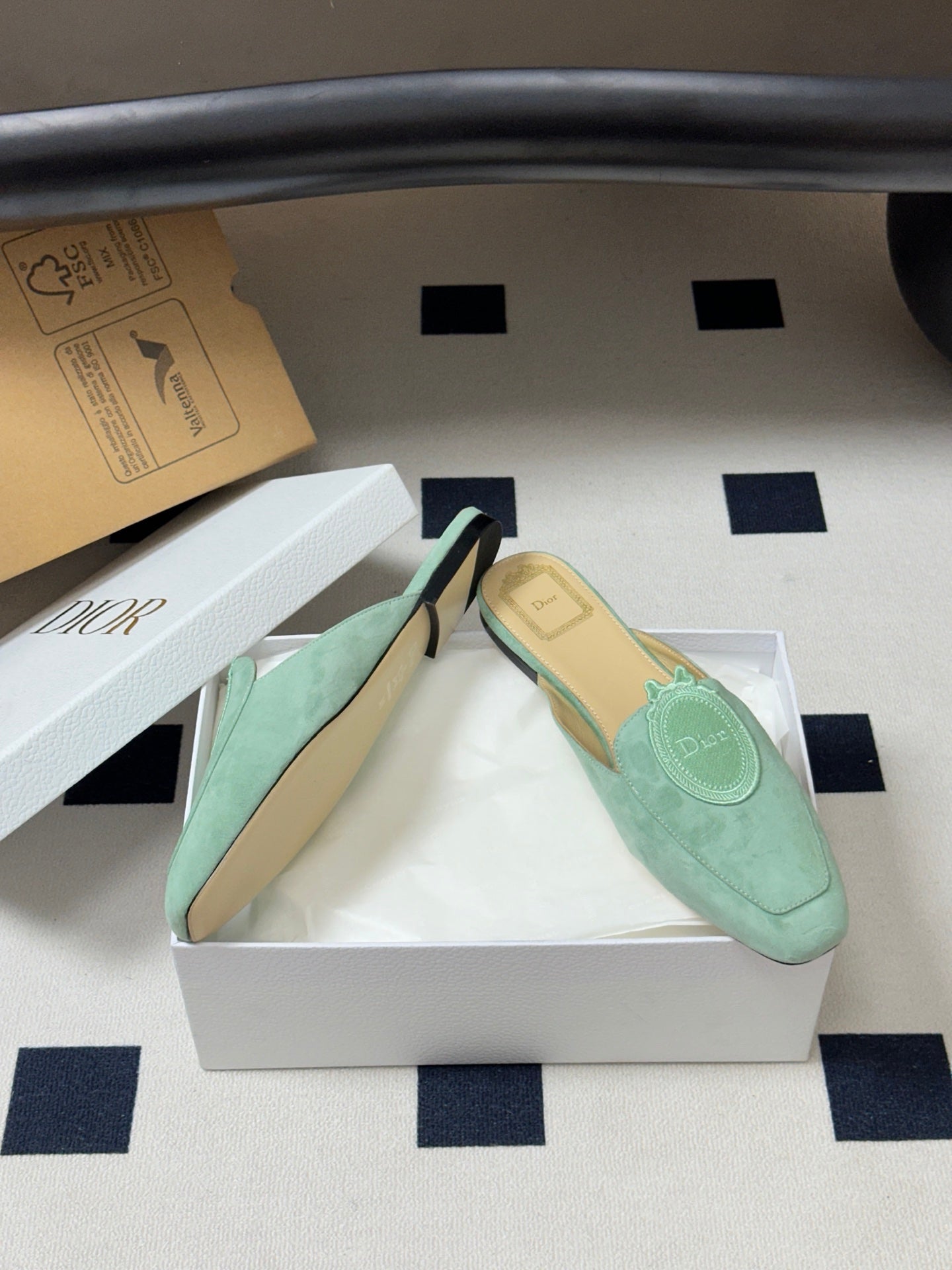 CD Médaillon Mule Mint Green Suede 834913