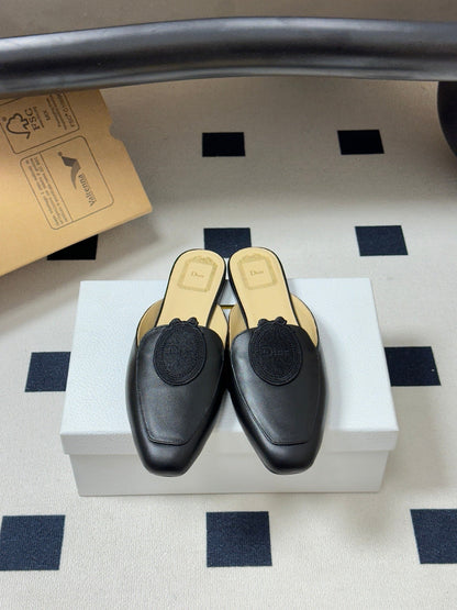 CD Médaillon Mule Black Lambskin 834917