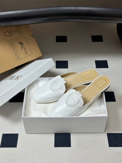 CD Médaillon Mule White Lambskin 834918