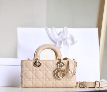 SMALL LADY D-JOY 22 IN LIGHT PINK LAMBSKIN