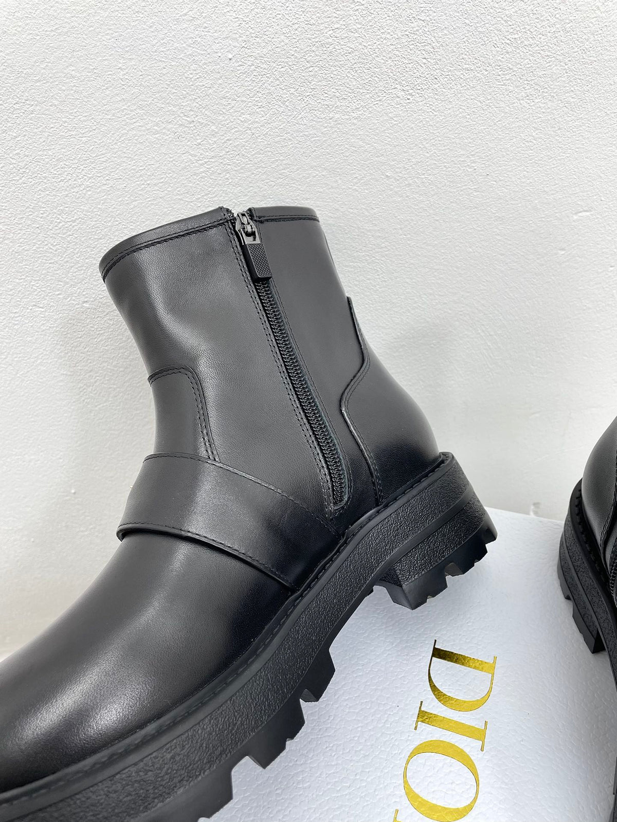 CD D-Quest Ankle Boot 40mm Plain Black Calfskin