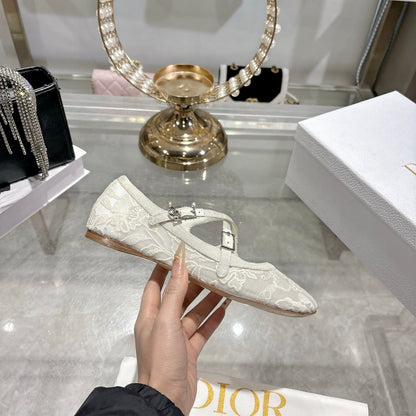 CD 26s Very Ballet Flat White Lace 679841