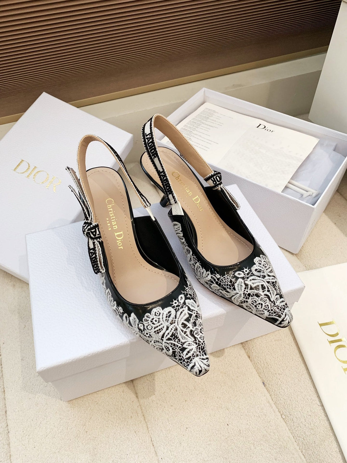 CD 26s J'Adior Jacquard Embroidered Slingback 6.5  Black Patent Leather 614928