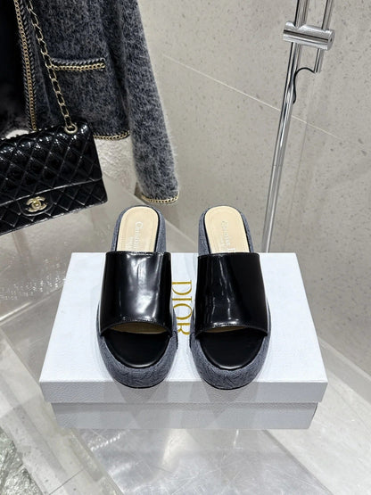 CD 26s Platform Sandal 65 Black Beige Patent Leather 636359