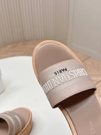 CD 26s Platform Sandals 85 Nude Cowhide 643778