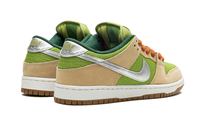 SB Dunk Low "Escargot" FQ7585 200